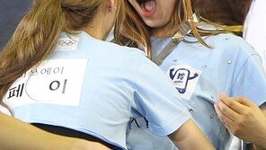 [포토] ‘깜놀’ 민, 걸그룹에게 이런 표정이?