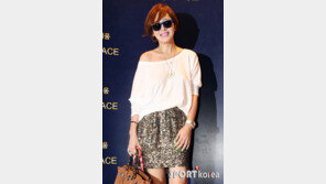 [포토] ‘임윤택 결혼’ 이승연, 클럽 방불케하는 하객패션