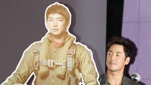 [SD포토] 정지훈, 깜짝 등장 ‘늠름 조종사 포스’