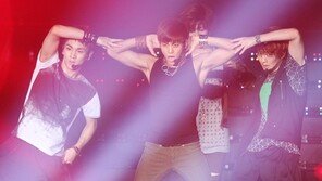 [SD포토] 샤이니, 남성미 느껴지는 강렬 퍼포먼스