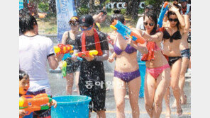 [부산/경남]음악과 함께 물놀이… 즐거운 워터 카니발