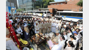 日대사관 앞에서 위안부 진혼제