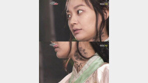 ‘아랑사또전’ 신민아, 목덜미 문신 의미는…‘나는 귀신이다’