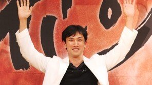 [SD포토] ‘만세’ 유오성, 훤칠한 모델 포스