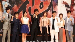 [SD포토] “드라마 ‘신의’ 많이 사랑해 주세요”