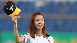 [포토] 김정민, 오늘 시구로 KIA 열혈팬 인증!