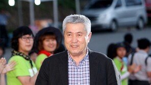 [포토] 임권택 감독, 멋진 워킹…레드카펫 스타트