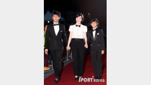 [포토] 구혜선, 아역 배우들과 커플 패션 ‘센스넘쳐’