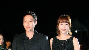 [포토] 김동욱-강예원, 시크한 커플 느낌