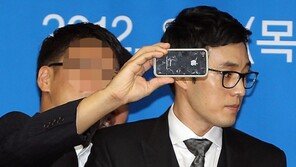 [포토] 소지섭, 근접 셀카 테러에 ‘부담스러워’