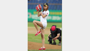 [콤팩트뉴스] 탤런트 김정민, 시구 빠지자 울며 퇴장 外