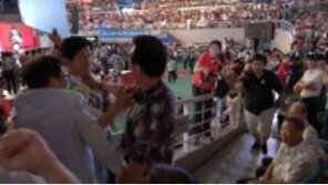 [영상] 김문수 ‘멱살’ 봉변, “네가 뭔데 박근혜를 욕해”