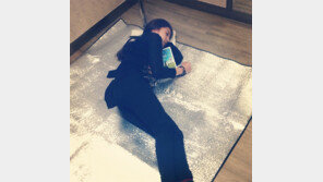 보아, 돗자리에 누워 S라인 뽐내 ‘월드스타 자태?’