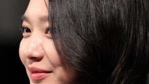 [SD포토] ‘처녀귀신’ 신민아, 여신급 미소천사 ‘男心 녹아~’