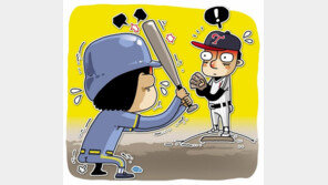 [김종건의 Let’s Go Baseball] “긴장한 타자, 자기 헬멧 치고 있었다”
