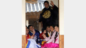 한복 차려입은 ‘애니깽’의 후손들