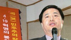 항운노조 찾은 文 “노동자의 친구”… 민주텃밭 호남간 金 ‘조직 다지기