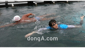 [SD포토] 김장훈, 젖먹던 힘까지… ‘최선을 다해서’