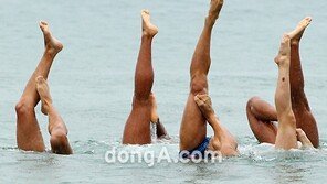 [SD포토] 독도 횡단, 튼실한 종아리 ‘알이 꽉 찼네’