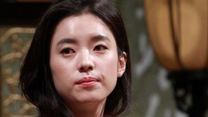 [포토] ‘꿀피부’ 한효주, 가만히 있어도 빛나… ‘자체발광’