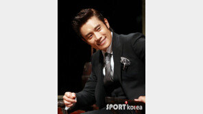 [포토] ‘광해’ 이병헌, 女心 유혹하는 ‘부드러운 미소’