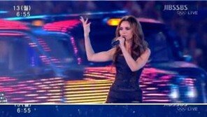 스파이스걸스, 5년만에 깜짝 등장…빅토리아 베컴 세계를 홀리다