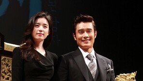 [포토] 이병헌-한효주, ‘왕과 중전… 위엄 있는 포즈’