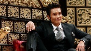 [포토] ‘광해’ 이병헌, 왕의 자태 ‘섹시해’