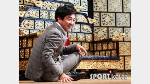 [포토] ‘분위기 메이커’ 류승룡, ‘왕의 자리 탐나는데?’