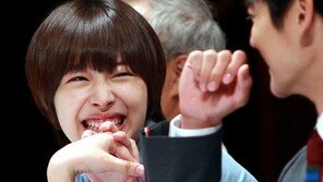 [포토] ‘아그대’ 설리, 민호에 ‘살인 애교 작렬!’