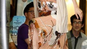 [포토] 전지현, 예니콜이 간다 ‘힘찬 발걸음’