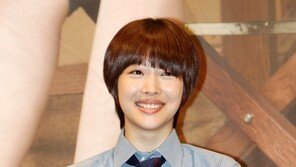 [포토] 설리, 상큼 쇼트커트…미소년 변신