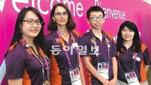 [아듀! 런던 올림픽]7만명 자원봉사자 “인생 금메달 받은 기분”