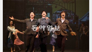 [공연 리뷰]‘시인 윤동주’를 향한 갈증 기립박수로