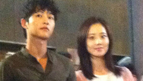 송중기-문채원 다정한 모습 포착… 둘이 무슨 사이?