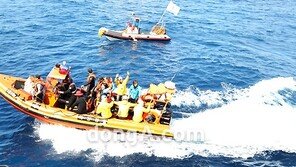 [SD포토] 독도 횡단, ‘잘 다녀올게요~’