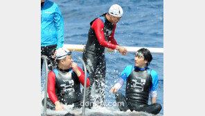 [SD포토] 김장훈, ‘잠깐! 먼저들어가세요…’