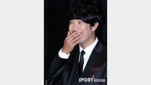 [포토] 하하 해명, ‘첫 날밤 생각에 웃음만’