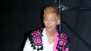 [포토] 박광선, 노란 머리에 핫핑크 포인트 ‘올킬’