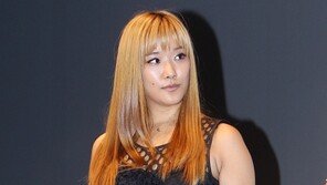 [포토] 호란, 구멍뚫린 초미니 원피스 ‘경악’