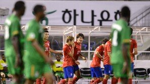 [포토] 이근호, ‘잠비아전’서 선제 헤딩골 