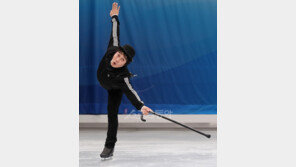 김병만 ‘난 타잔 스타일’…김연아 아이스쇼에서 타잔 무대