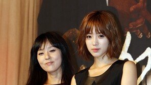 [포토] 전미선-은정, 훈훈 엄마와 도도한 딸 느낌