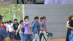 이선균, 직찍 공개 ‘훈훈한 외모’ 유부남 맞아?