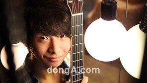 [SD포토] 정성하, 기타 하나로 세계를 뒤흔든 소년