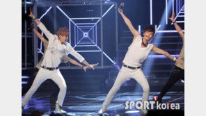 [포토] 테이스티, 팔근육 터질듯한 짐승남 매력