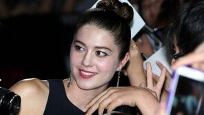 [포토] 메리 엘리자베스 윈스티드, 할리우드표 팬매너