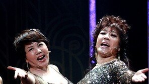 [포토] 이은하-노사연, 소름끼치는 ‘파워풀한 가창력 작렬!’