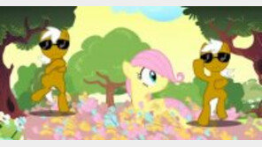 [영상] 포니 강남스타일, 암컷말 유혹하는 원조말춤