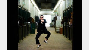 英언론 “한국 가수들, 인기 쥐어짜 돈 번다”